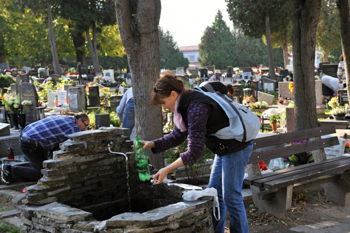 Ilustračný obrázok k článku Dušičky už onedlho: Takto je na sviatky pripravená Žilina