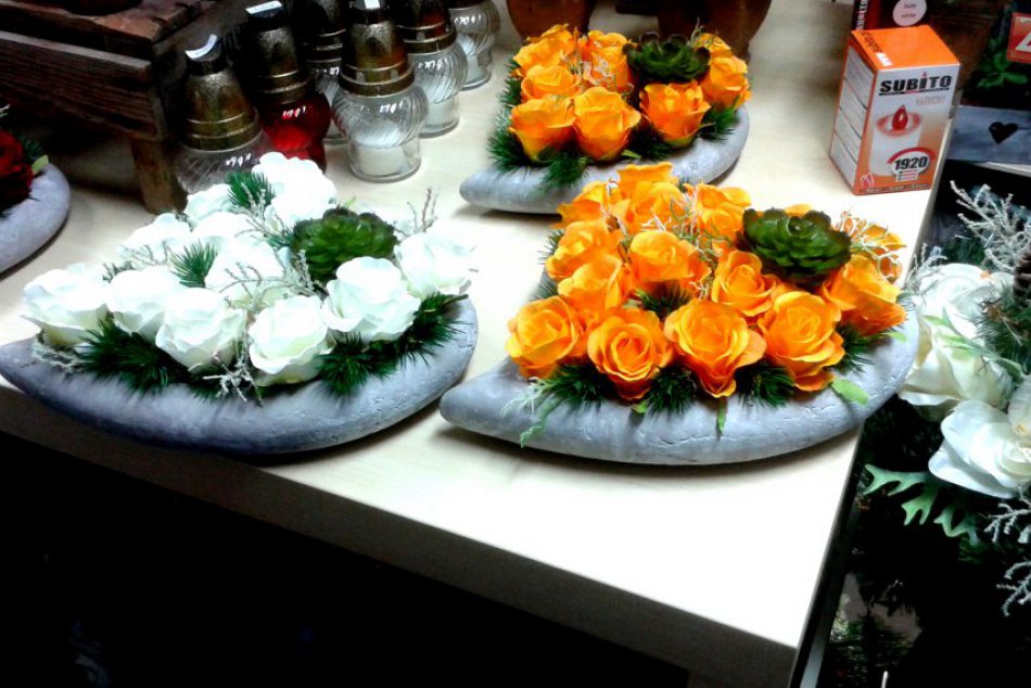 Ilustračný obrázok k článku Košické kvetinárstva pod náporom: Čo sa na sviatok zosnulých kupuje najviac? FOTO