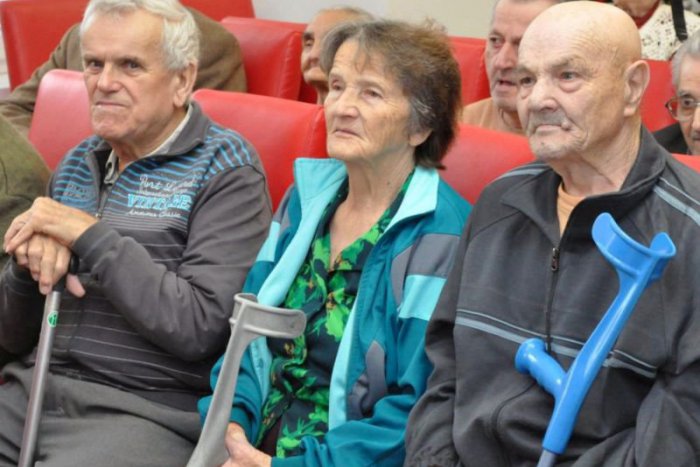 Ilustračný obrázok k článku Dôchodcovia sa OBÁVAJÚ vysokých cien energií: Vyzvali ministrov na stretnutie! ČO žiadajú?