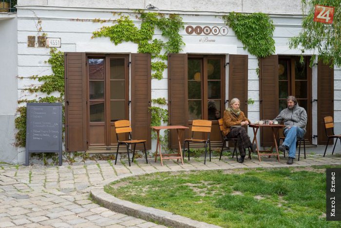 Ilustračný obrázok k článku Otváracie hodiny barov a reštaurácií v Starom Meste: Zatiaľ všetko po starom