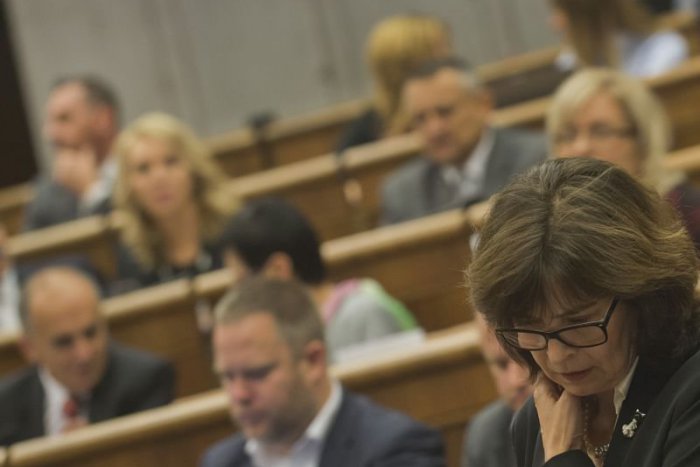 Ilustračný obrázok k článku Schválené! Protischránkový zákon má vystupovať proti klamárom