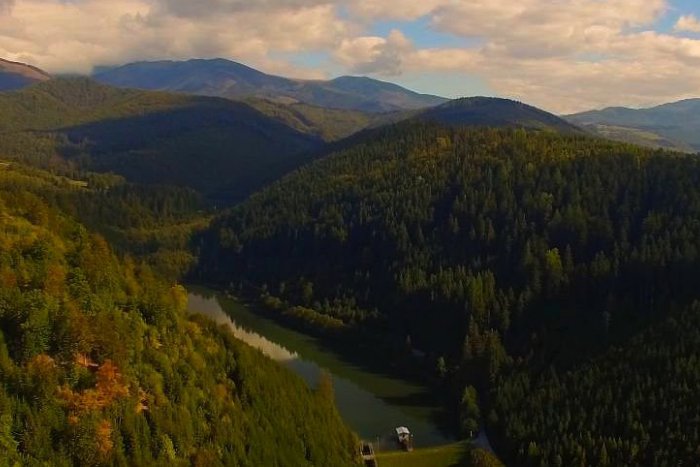 Ilustračný obrázok k článku VIDEO: Horehronie z pohľadu vtákov. Nádhera ukrytá pod Nízkymi Tatrami v 4K