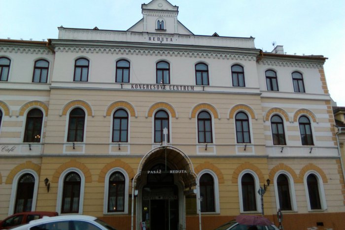 Ilustračný obrázok k článku FOTO: Premena perly Lučenca na Bronx. Z Reduty sa stáva nebezpečné miesto