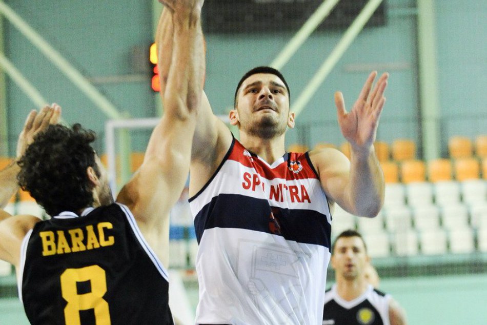 Ilustračný obrázok k článku Basketbalové tímy spod Zobora ovládli palubovky: Oba celky Nitry zdolali súperov