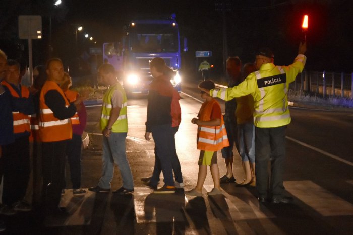 Ilustračný obrázok k článku K považskobystrickým cintorínom viac policajtov: Na čo sa muži zákona zamerajú?