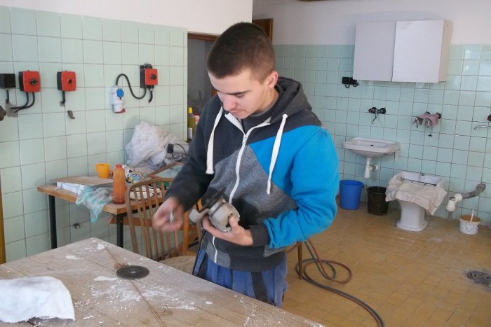 Ilustračný obrázok k článku V Šali opravujú nevyužitý priestor: Vzniká tu keramický ateliér + FOTO