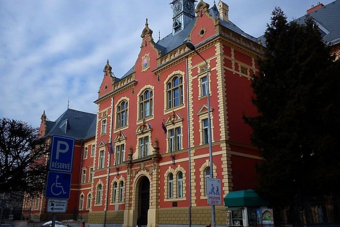 Ilustračný obrázok k článku Krajský súd klenotom Bystrice: V kráľovskej sedrii sa súdi už vyše 100 rokov