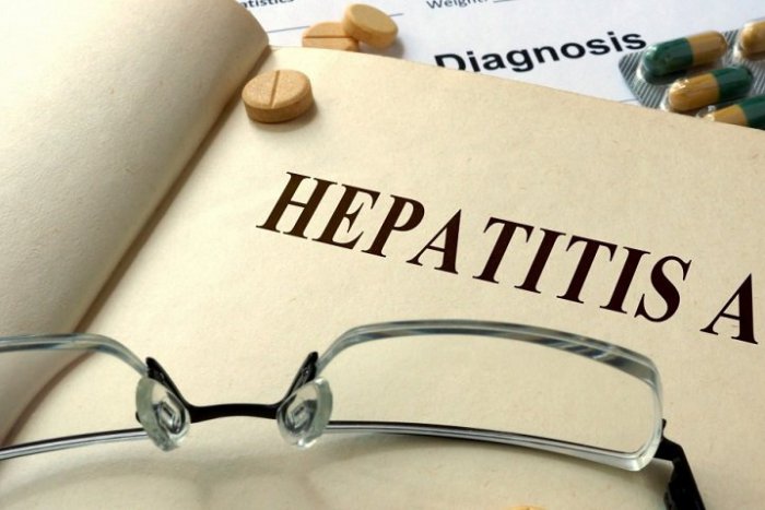 Ilustračný obrázok k článku Žltačka útočí nenápadne, najprv sa môže podobať na obyčajnú chrípku