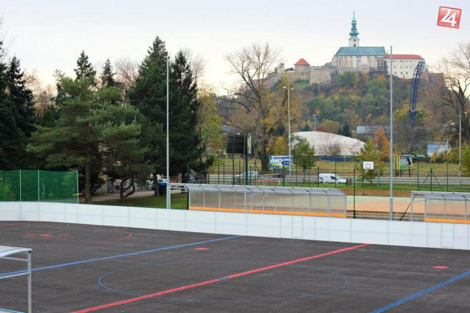 Ilustračný obrázok k článku FOTO: Nitrianski hokejbalisti majú dôvod na radosť, vybudovali nové ihrisko