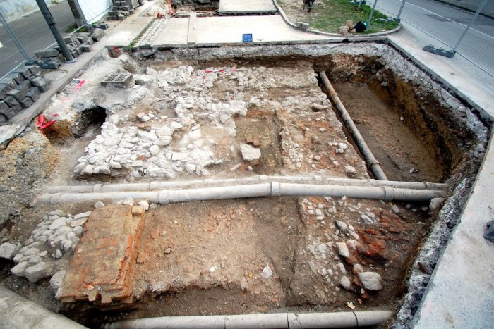 Ilustračný obrázok k článku V Trnave sa podarili ďalšie objavy: V meste odkryli stredovekú cestu!