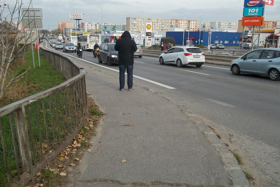 Ilustračný obrázok k článku Téma obchvatu Šale žije: Zástupcovia samospráv v regióne podpísali memorandum