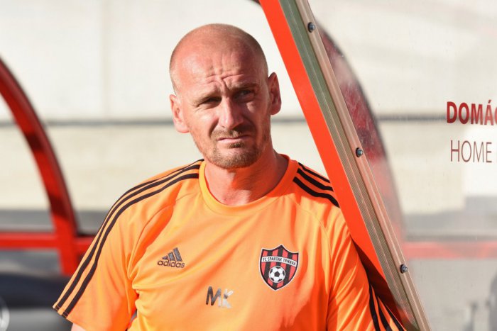 Ilustračný obrázok k článku Vážne rozhodnutie po debakli: Karhan ponúkol abdikáciu na post trénera Trnavy