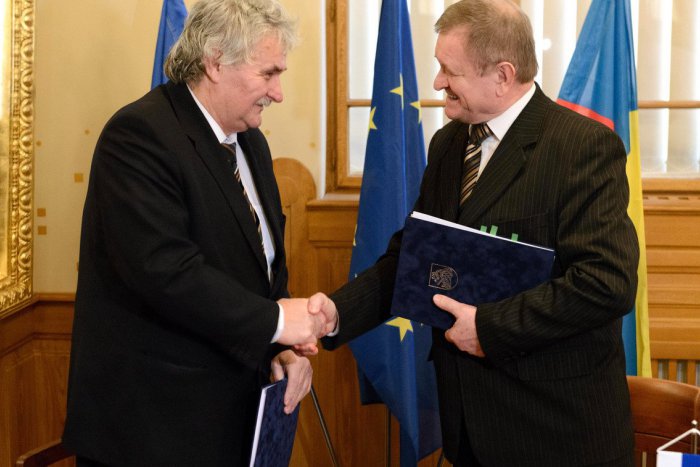 Ilustračný obrázok k článku Zaujímavý projekt: Zlepšiť má spoluprácu medzi našim krajom a maďarskou Pešťou