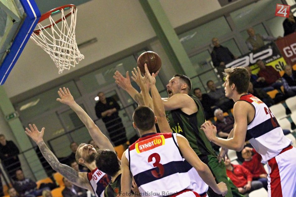 Ilustračný obrázok k článku Basketbalisti v Handlovej: Zverenci trénera Urbana nestačili na domáci celok
