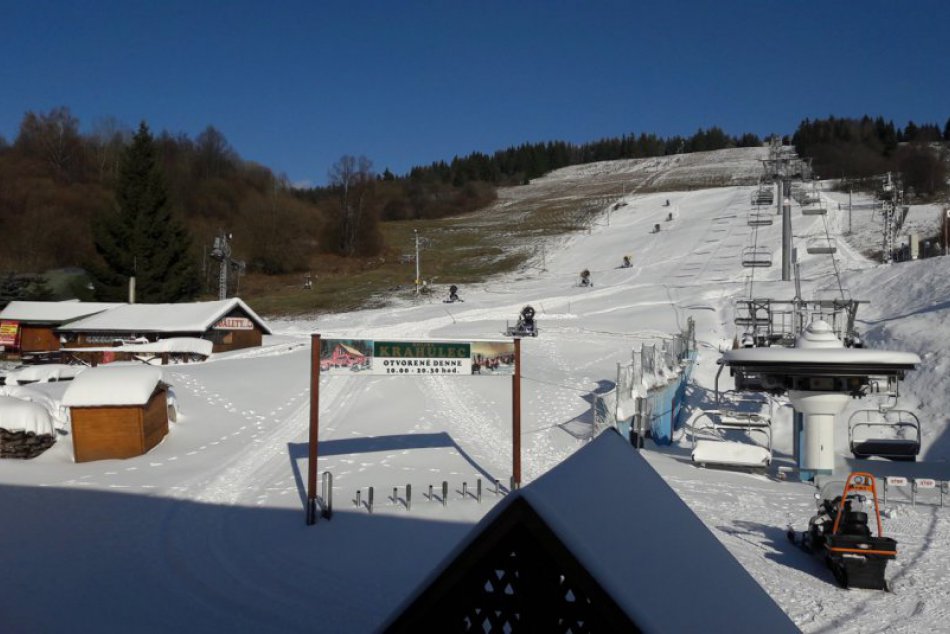 Ilustračný obrázok k článku FOTO priamo zo svahu: Na Krahuliach spustili snežné delá rekordne skoro