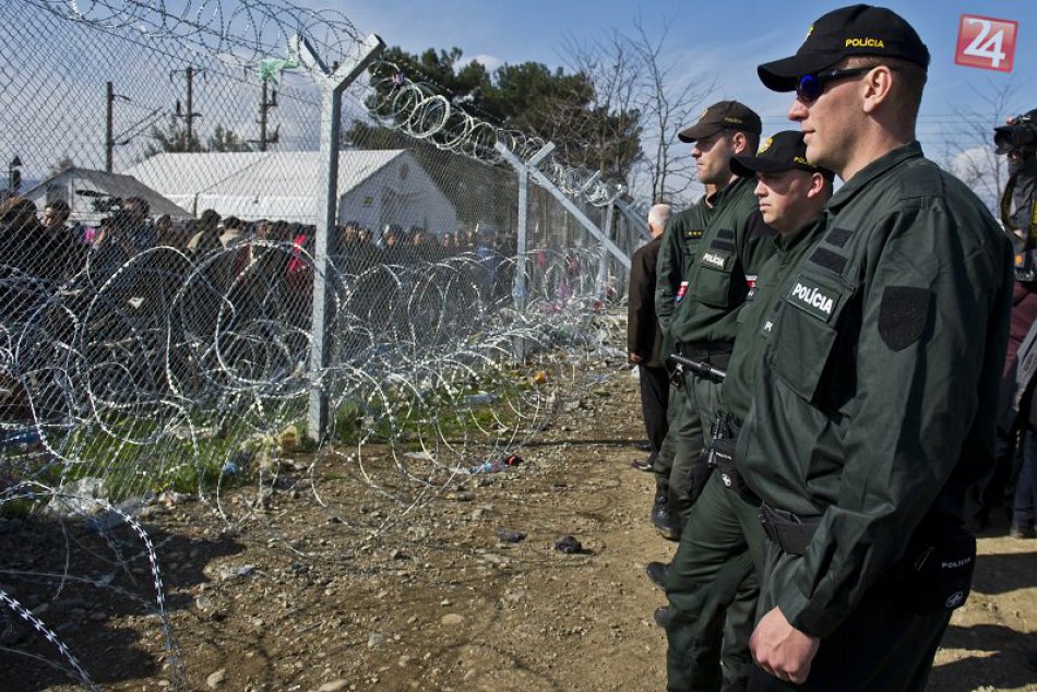 Ilustračný obrázok k článku Stovka policajtov vycestuje: Slovensko ich pošle do Macedónska aj do Srbska
