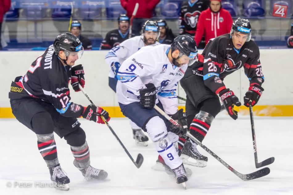 Ilustračný obrázok k článku Súboj posledného s prvým začali lepšie Popradčania. No body zobrali barani do Bystrice