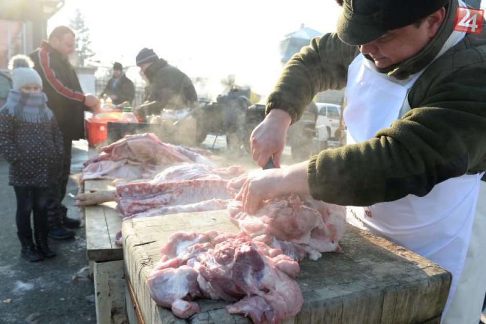 Ilustračný obrázok k článku Gurmáni si čoskoro prídu na svoje: V známej dedine sa chystá obecná zabíjačka