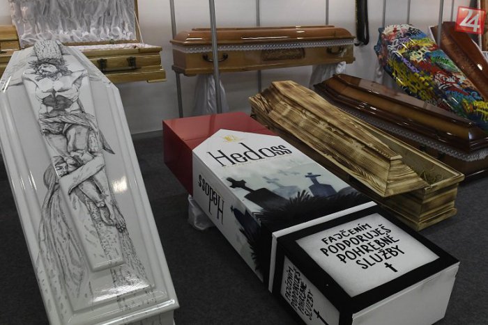 Ilustračný obrázok k článku KURIOZITA DŇA: Aj rozlúčka so zosnulými môže byť moderná, dokonca trendová