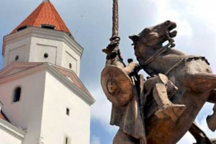 Ilustračný obrázok k článku RANNÁ ŠTVORKA: Oslavuje Svätopluk, potrápi nás pani zima