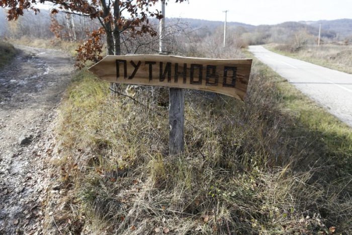 Ilustračný obrázok k článku KURIOZITA: Je údajne najlepší líder na svete hodný obce i pálenky? Vitajte v Putinove!