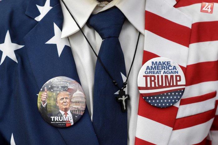 Ilustračný obrázok k článku Holé prsia, vesmírni voliči i médiá zadarmo: Historické voľby sa skončili