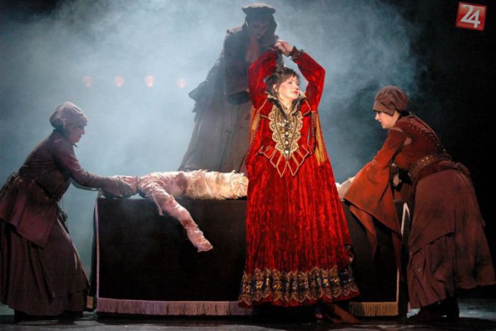 Ilustračný obrázok k článku SVET O SLOVENSKU: 5 dôvodov, prečo ľuďom Báthoryčka naháňa hrôzu