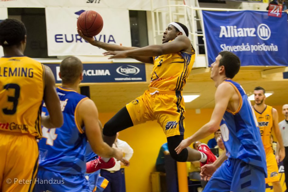 Ilustračný obrázok k článku Iskra doma aj naďalej víťazne. Svit si poradil s Lučencom