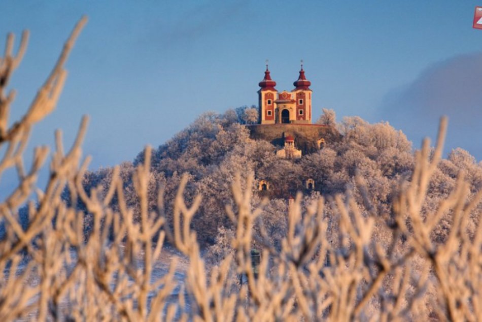 Ilustračný obrázok k článku Štiavnická kalvária zažíva zlaté časy: Takáto populárna bola naposledy za Márie Terézie