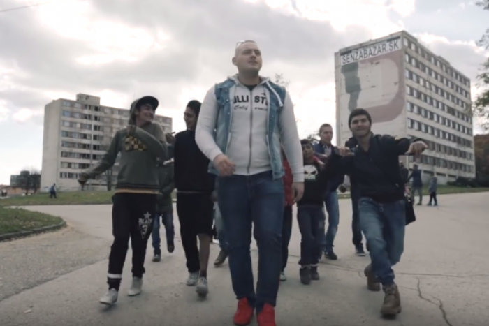 Ilustračný obrázok k článku Východniarska kapela s novinkou: V klipe Spišský hrad, Tatry i Luník IX! VIDEO