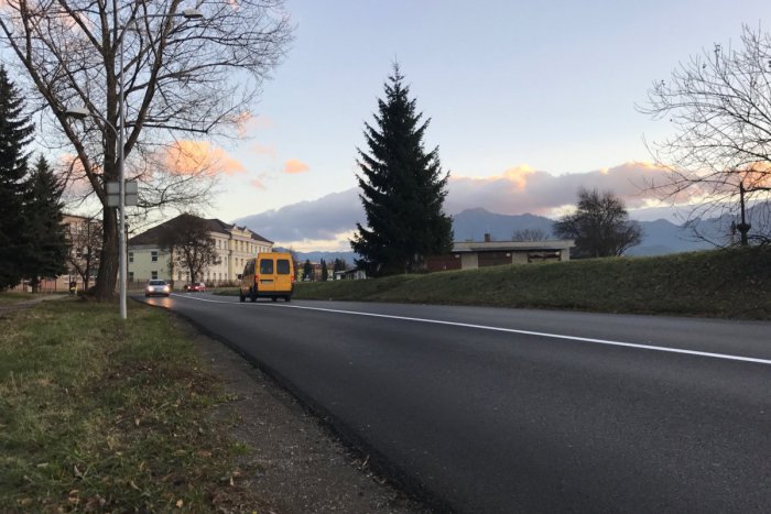 Ilustračný obrázok k článku Na Jánošíkovom nábreží vymaľovali stredovú čiaru: Ostatné až na jar, VIDEO