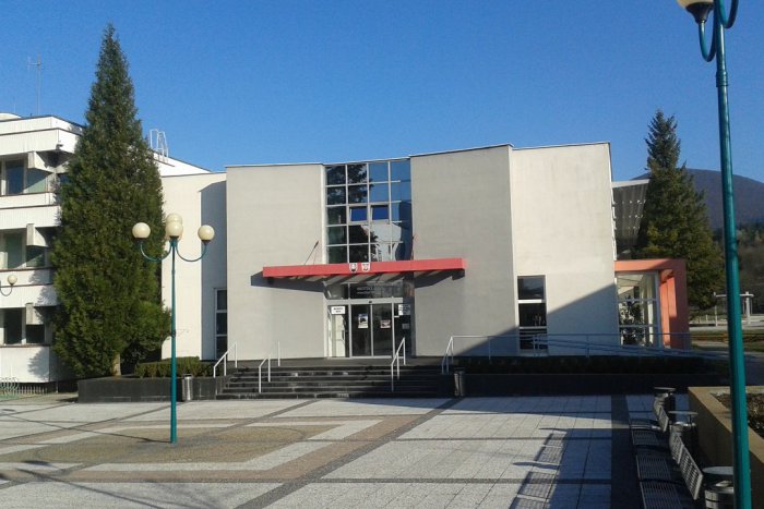 Ilustračný obrázok k článku Mestský úrad v Považskej dovolenkuje: Čo a kedy na ňom vybavíte?