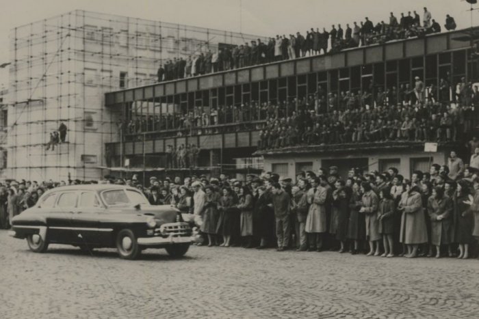 Ilustračný obrázok k článku Vzácne návštevy: Žiarom sa už prechádzal kambodžský kráľ aj ruský kozmonaut