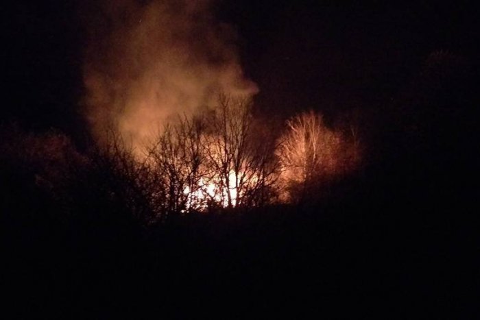 Ilustračný obrázok k článku MIMORIADNA SPRÁVA: Pri nočnom požiari chatky v Dúbravke zomrel starší muž