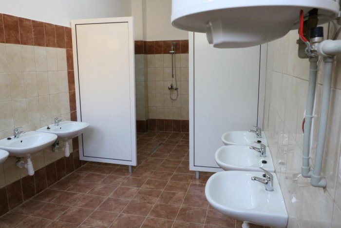 Ilustračný obrázok k článku Vynovené zázemie telocvične v prešovskej škole: Poteší aj hokejbalistov