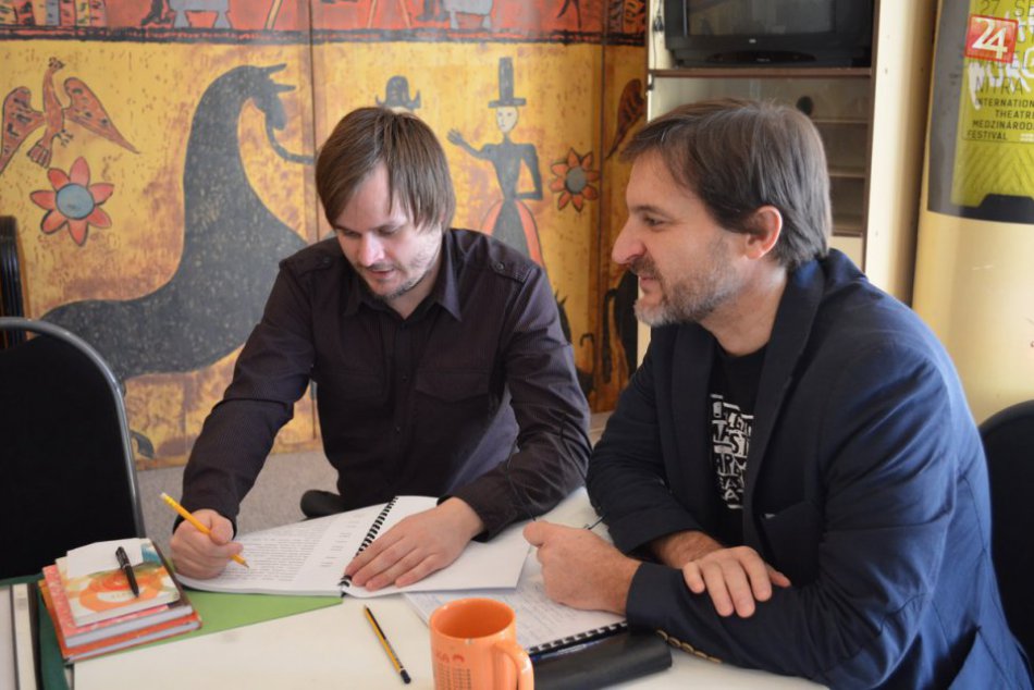 Ilustračný obrázok k článku DAB v Nitre predstaví ďalšie dve premiéry: Tešiť sa môžete na humor i drámu