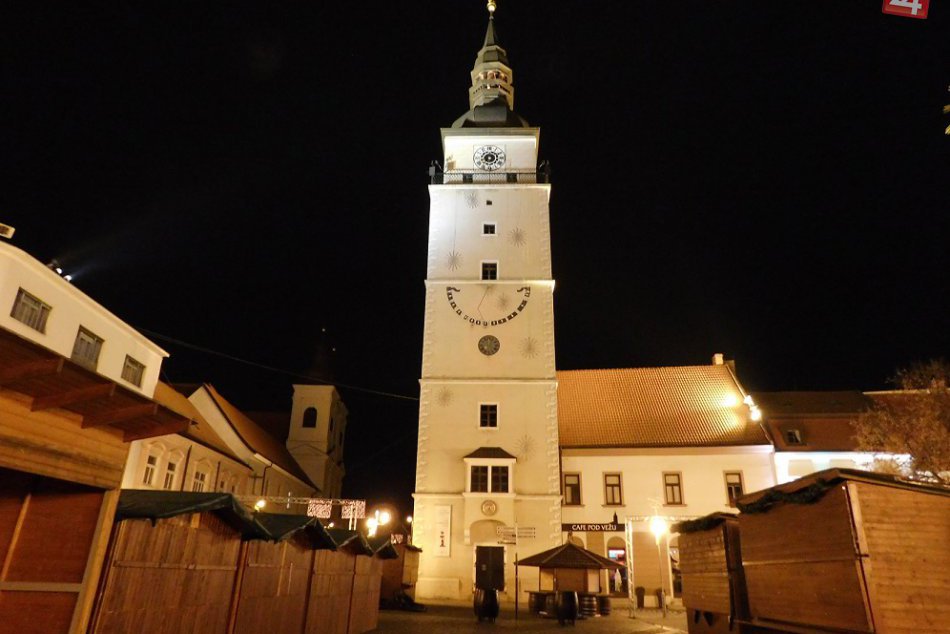 Ilustračný obrázok k článku Milovníci vianočných trhov v Trnave sa môžu tešiť: FOTO zo záverečných príprav!