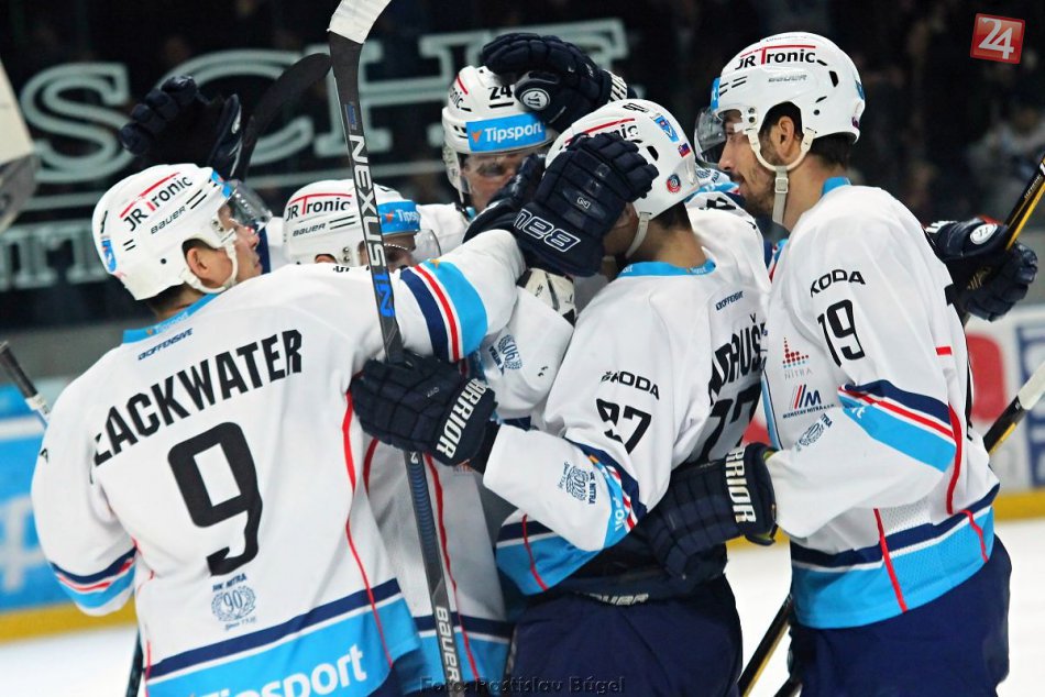 Ilustračný obrázok k článku Títo hokejisti si oblečú dres HK Nitra aj budúcu sezónu: ZOZNAM hráčov so zmluvou