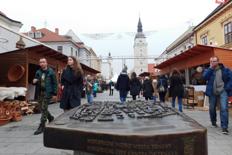 Ilustračný obrázok k článku Trnava sa po rokoch rozhodla ukončiť zmluvu so súkromným realizátorom vianočných trhov