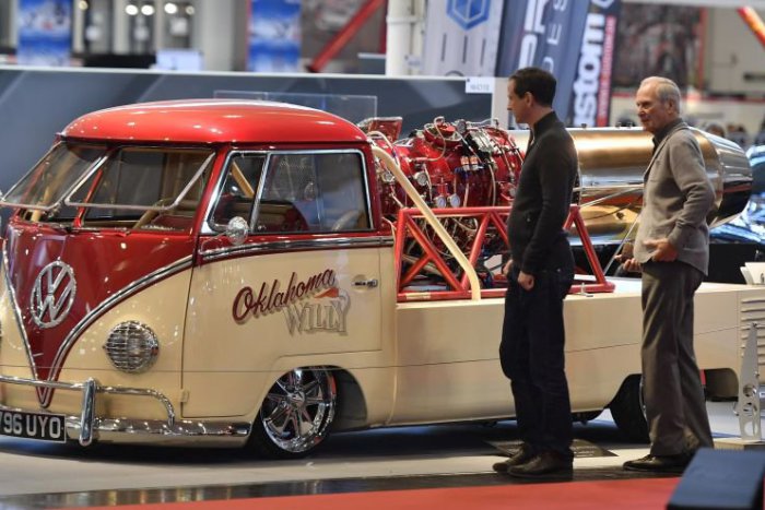 Ilustračný obrázok k článku KURIOZITA DŇA: Tuningová show ukázala, čo je pod kapotou svetových značiek