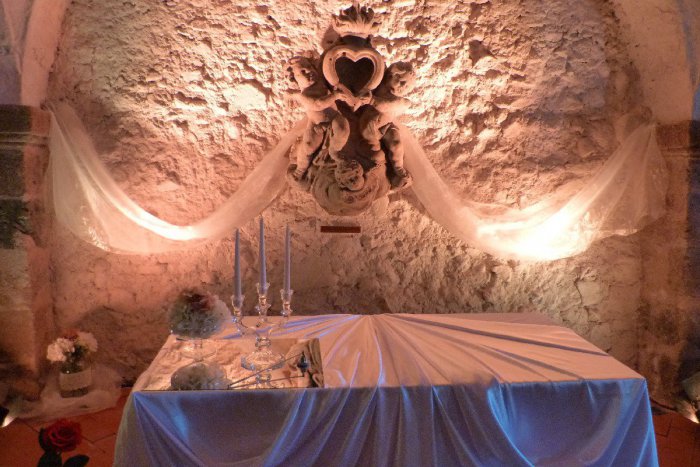 Ilustračný obrázok k článku Svadba v historickej kočiarni: Nevšedné miesto v Kremnici sa teší obľube, FOTO