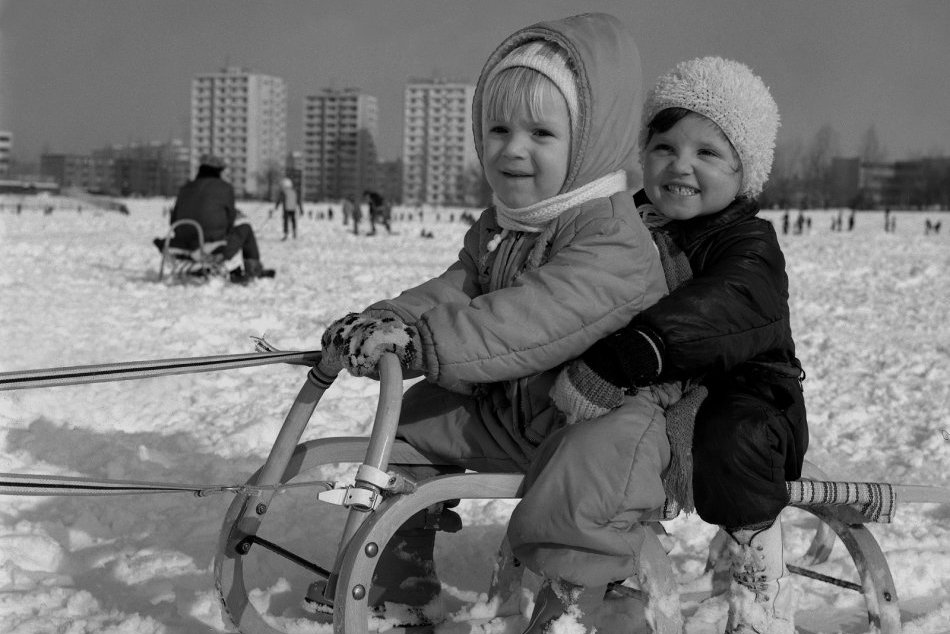 Ilustračný obrázok k článku FOTO: Časy, kedy sa ulice menili na sánkarské dráhy