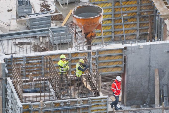 Ilustračný obrázok k článku Robotníkom, ktorí dochádzajú za prácou do Bratislavy, sa zvýšia náklady