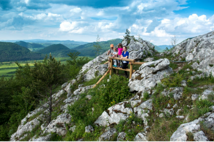 Ilustračný obrázok k článku Tip na výlet v okolí Žiliny: Belské skaly očaria úchvatnými výhľadmi, FOTO