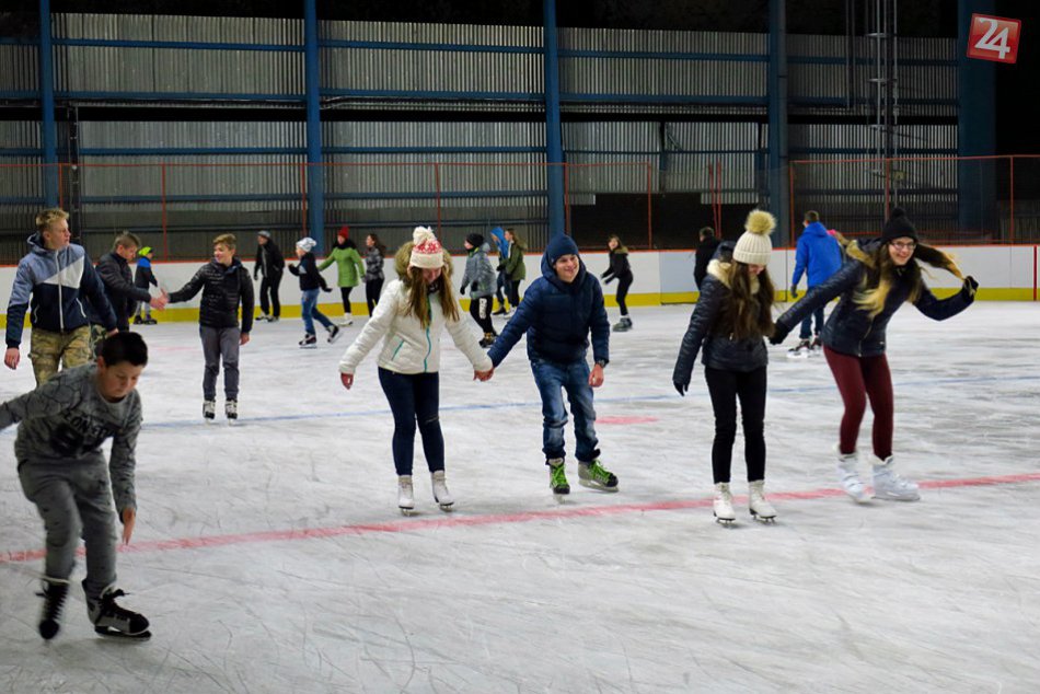 Ilustračný obrázok k článku Posledná šanca na korčuľovanie: Dokedy bude rožňavský štadión ešte otvorený?
