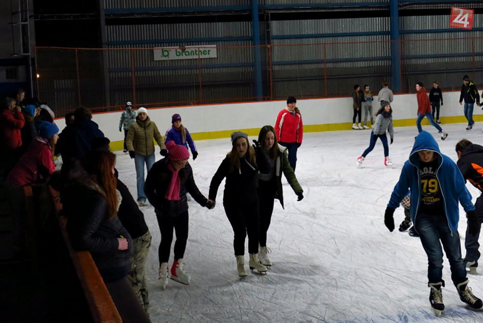 Ilustračný obrázok k článku Plánujete návštevu klziska počas sviatkov? KOMPLETNÝ ROZPIS otváracích hodín