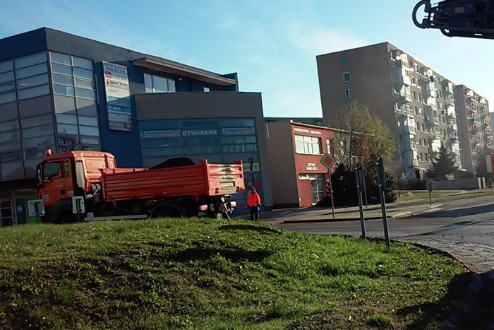 Ilustračný obrázok k článku V sobotu sa v Šali opravovalo: Vodiči sa museli obrniť trpezlivosťou