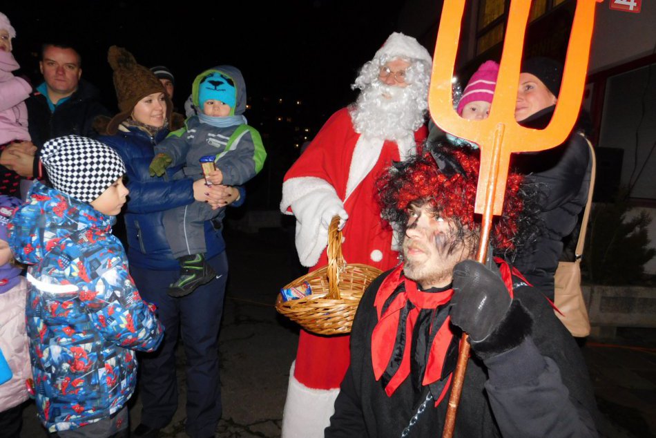 Ilustračný obrázok k článku Aha, čo sa chystá na sídlisku Západ: Vianočná rozprávka, jarmok aj príchod Mikuláša