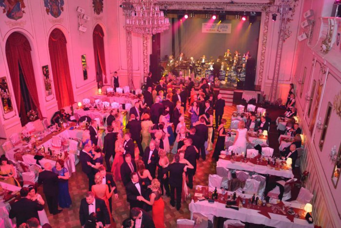 Ilustračný obrázok k článku Ples mesta Banská Bystrica s charitatívnym rozmerom. Komu poputuje výťažok?