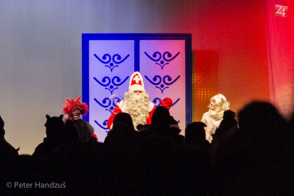 Ilustračný obrázok k článku FOTO: Mikuláš zavítal do Popradu, rozsvietil výzdobu a začal ozajstnú zimu